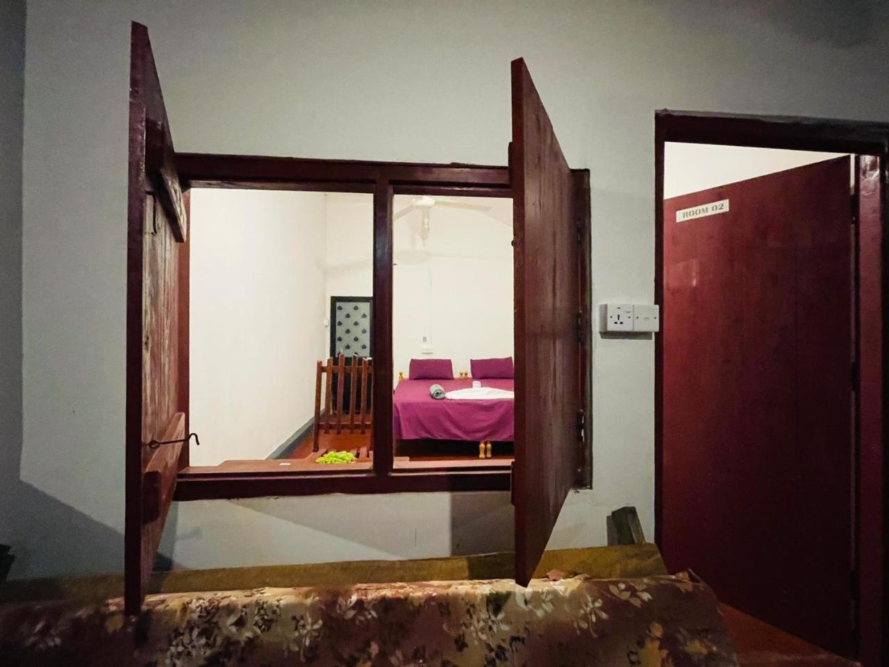 Crystal Bay Hotel Arugam Bay Bilik gambar