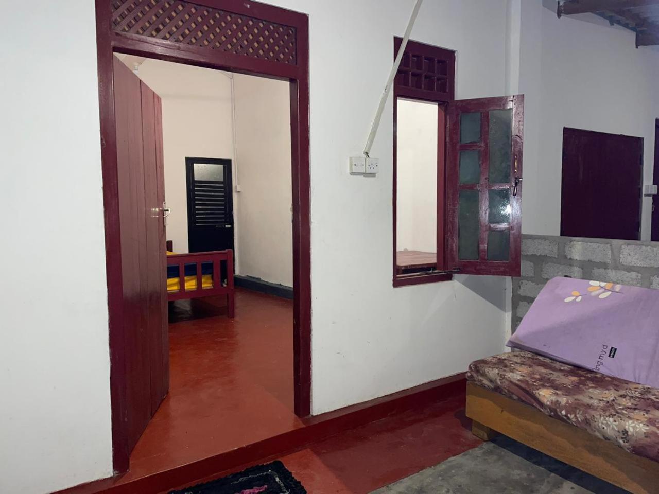 Crystal Bay Hotel Arugam Bay Bilik gambar
